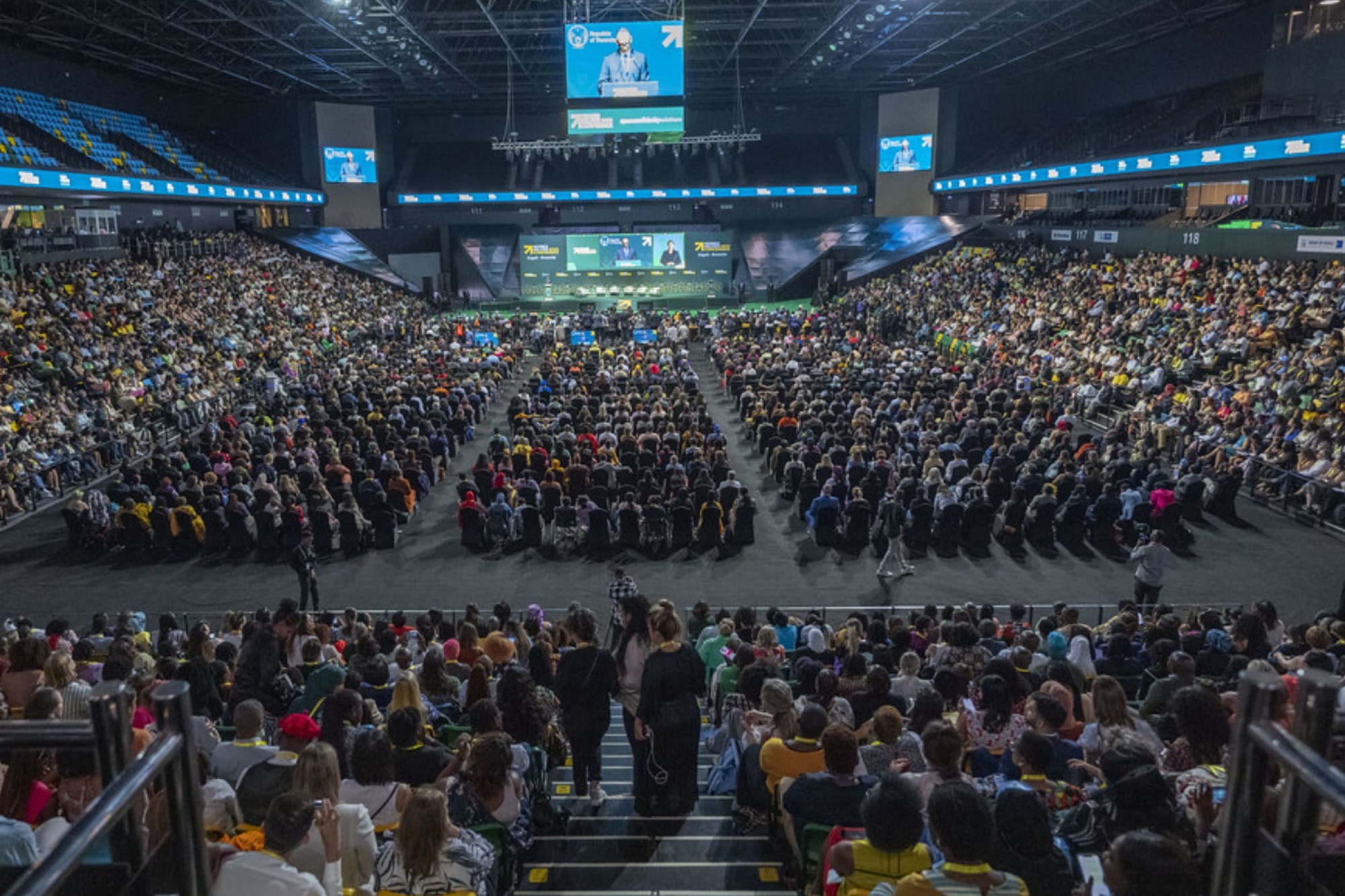 interpretación simultánea remota en eventos internacionales